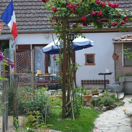 Maison D'Autrefois Mareau-aux-Pres Exterior photo